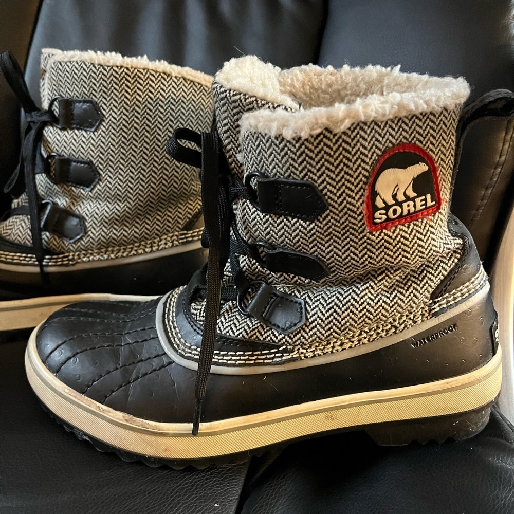 Great but used condition. Snow boots